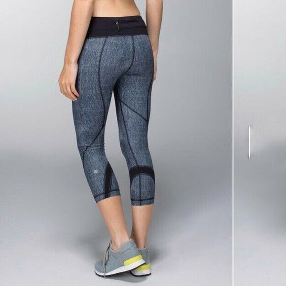 Lululemon Run Inspire Crop II Luxtreme Burlap Texture Black Dune Size 4 Leggings - Picture 2 of 12